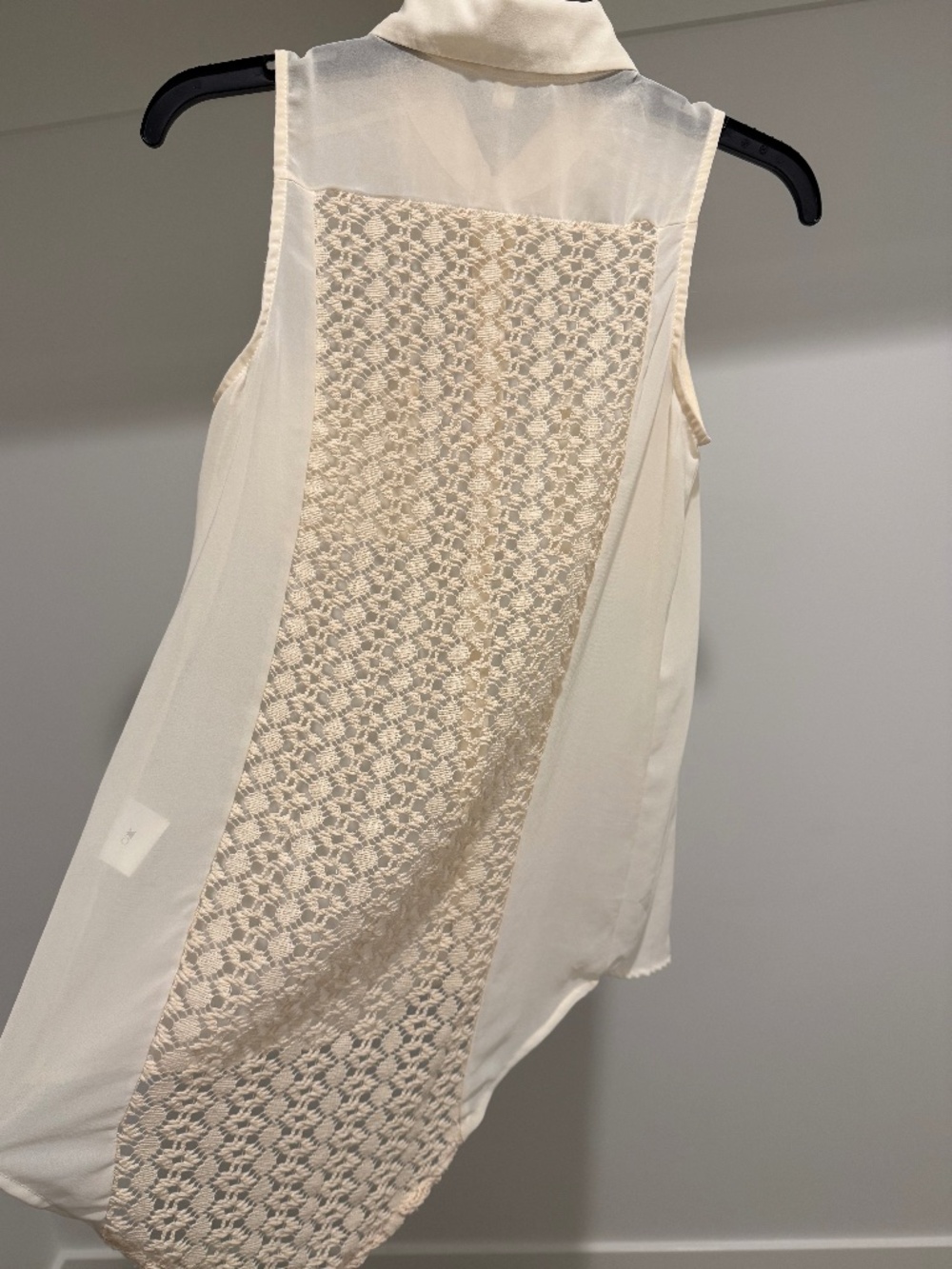 Lush XS Ivory Sheer Lace Button-Front Sleeveless Blouse Cover-Up | Hi-Low Hem